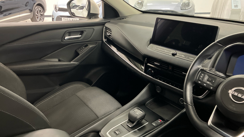 Nissan Qashqai 1.3 DiG-T MH 158 N-Connecta 5dr Xtronic Petrol Hatchback